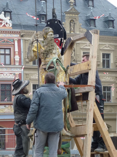 Datei:F mkt Röm De-mont 04.JPG