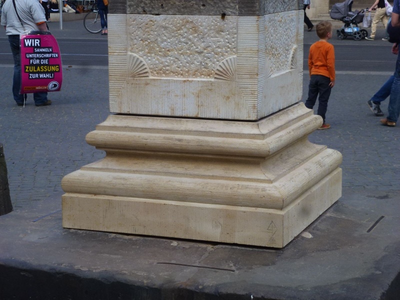 Datei:F mkt Röm Re-mont 02.JPG