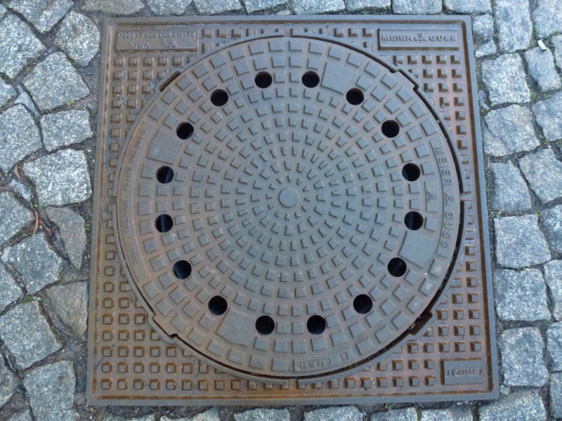 Datei:Herrmannsplatz 71 2016 01 10.JPG