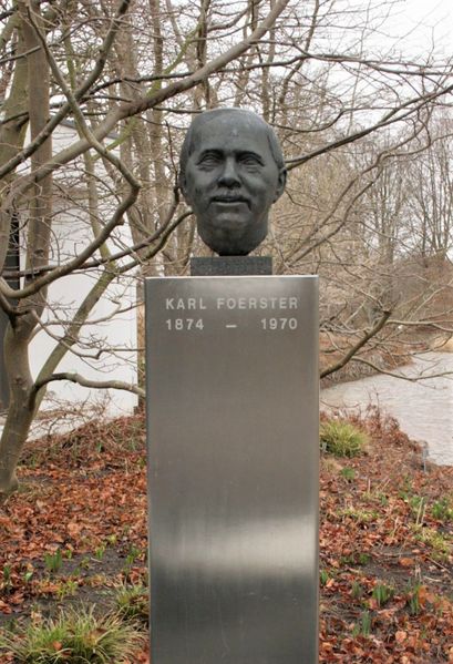 Datei:KarlFoersterBueste2.jpg