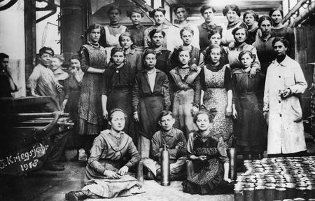Munitionsarbeiterinnen1918.jpg