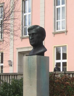 NeubauerDenkmal.jpg