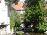 R-hs br W v S 04.jpg