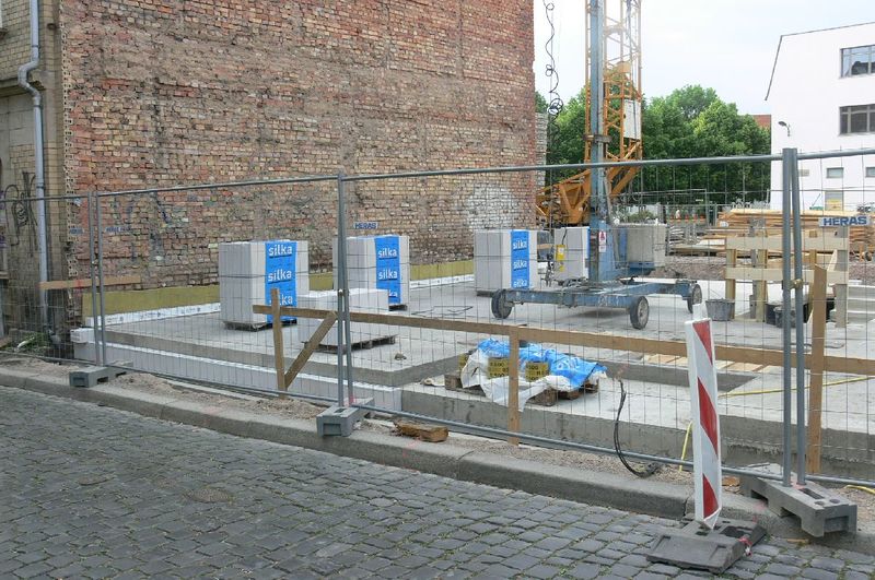 Datei:Sch höfe Lücke -gasse li 03.JPG