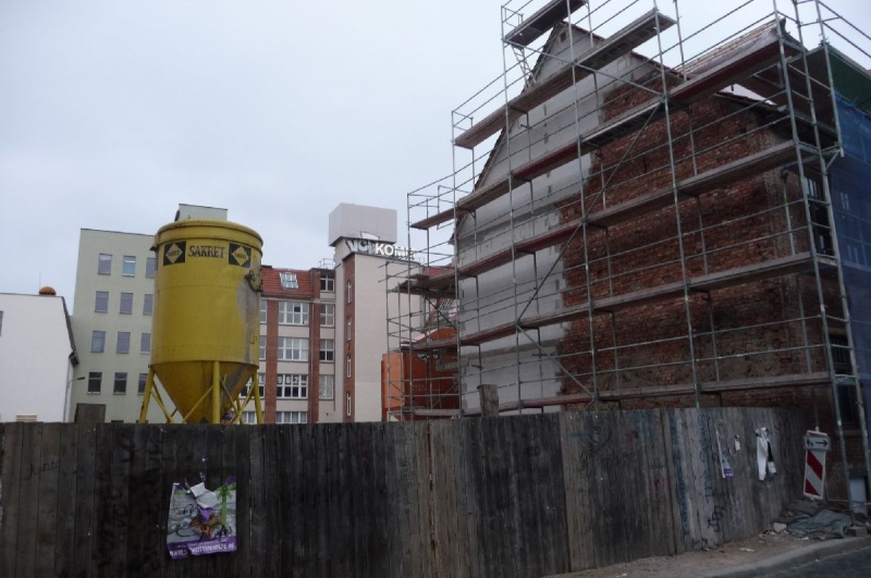 Datei:Sch höfe Lücke -gasse re 01.JPG