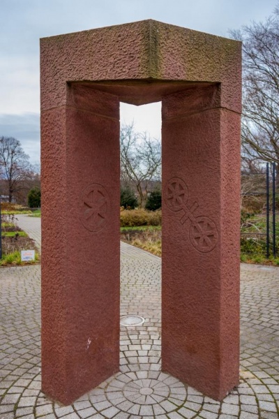 Datei:Mainzgarten.Denkmal.jpg